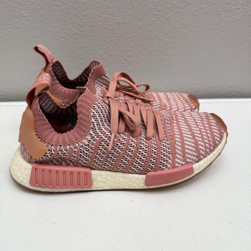 Adidas Boost Running Shoes Size 8 Pink Comfy